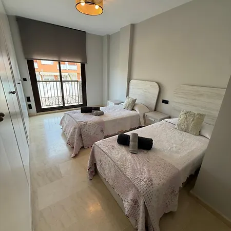 Bonito Atico Duplex, Gran Terraza 3 Habitaciones, 3 Banos, 6 Personas Apartment